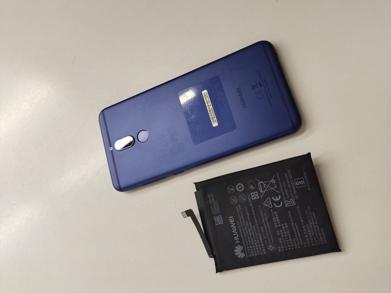 Wymiana Wspuchniętej Baterii w Huawei Mate 10Lite