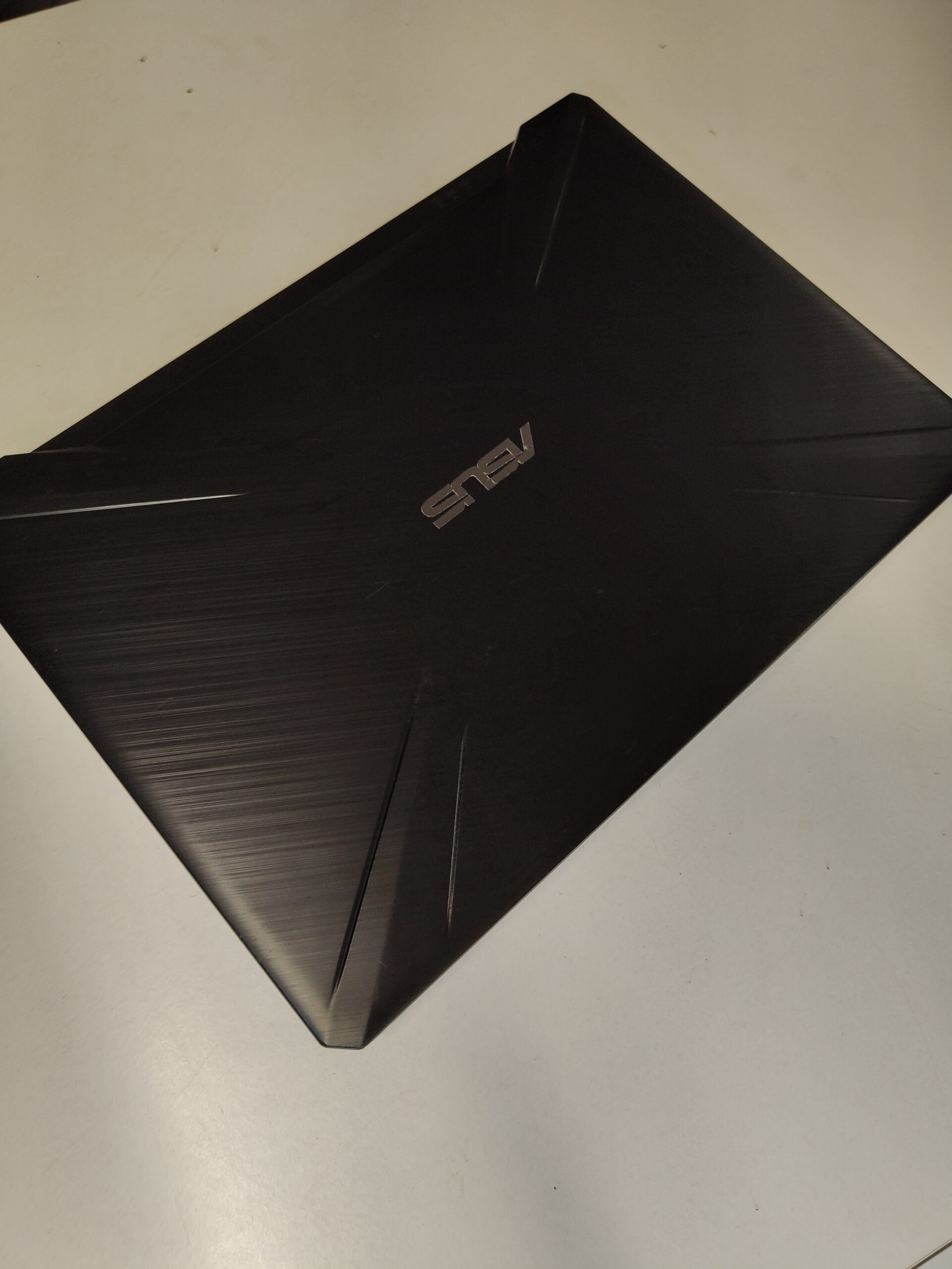 Laptop Asus TUF Gaming FX505DT - obrazek 2